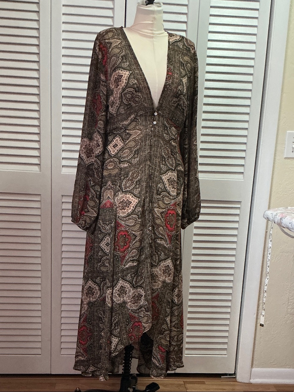 Express Paisley V-Neck Long Sleeve Maxi Duster in Olive, Rust, Cream